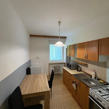 Cozy & Spacious Near Tram شقة براتسيلافا
